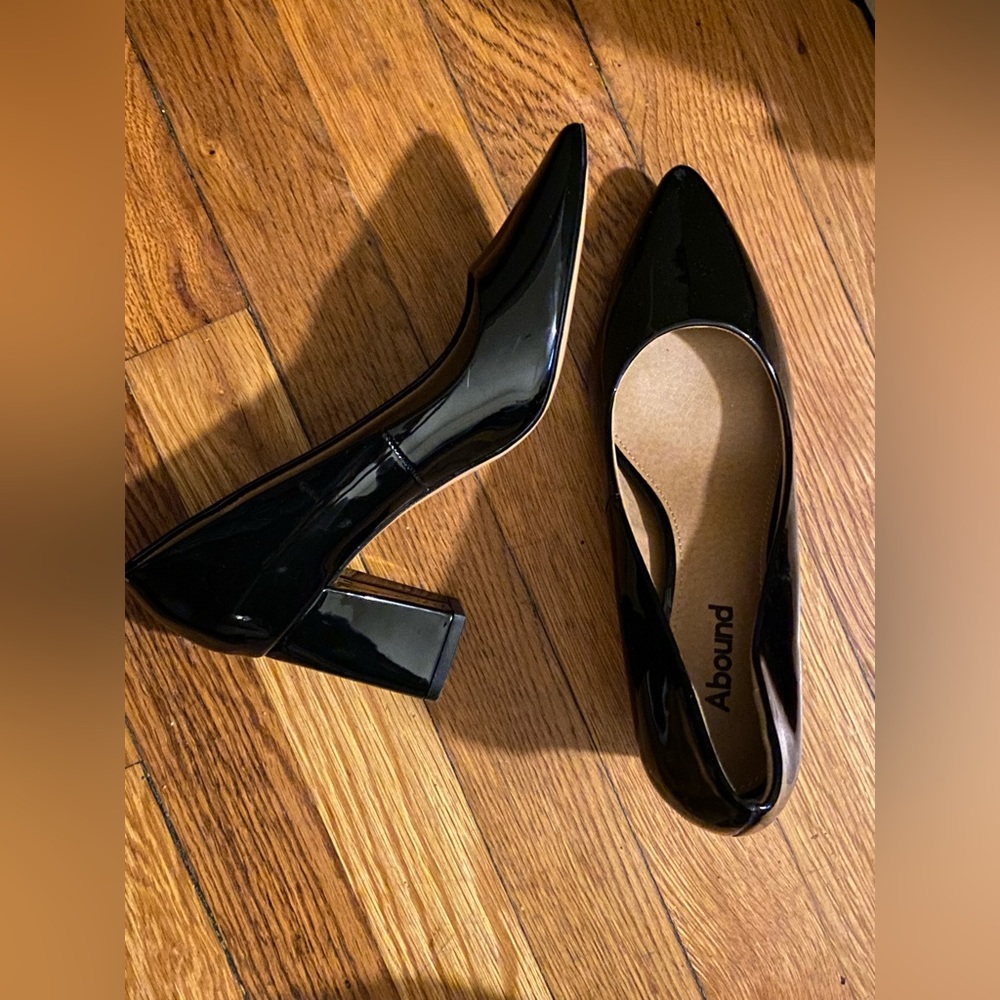 Abound, black, new, block heel, pointed toe, slip-on, classic pump
Size: 6M